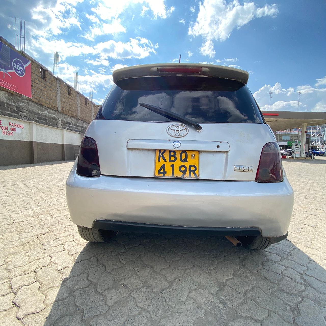 2004 Toyota IST
